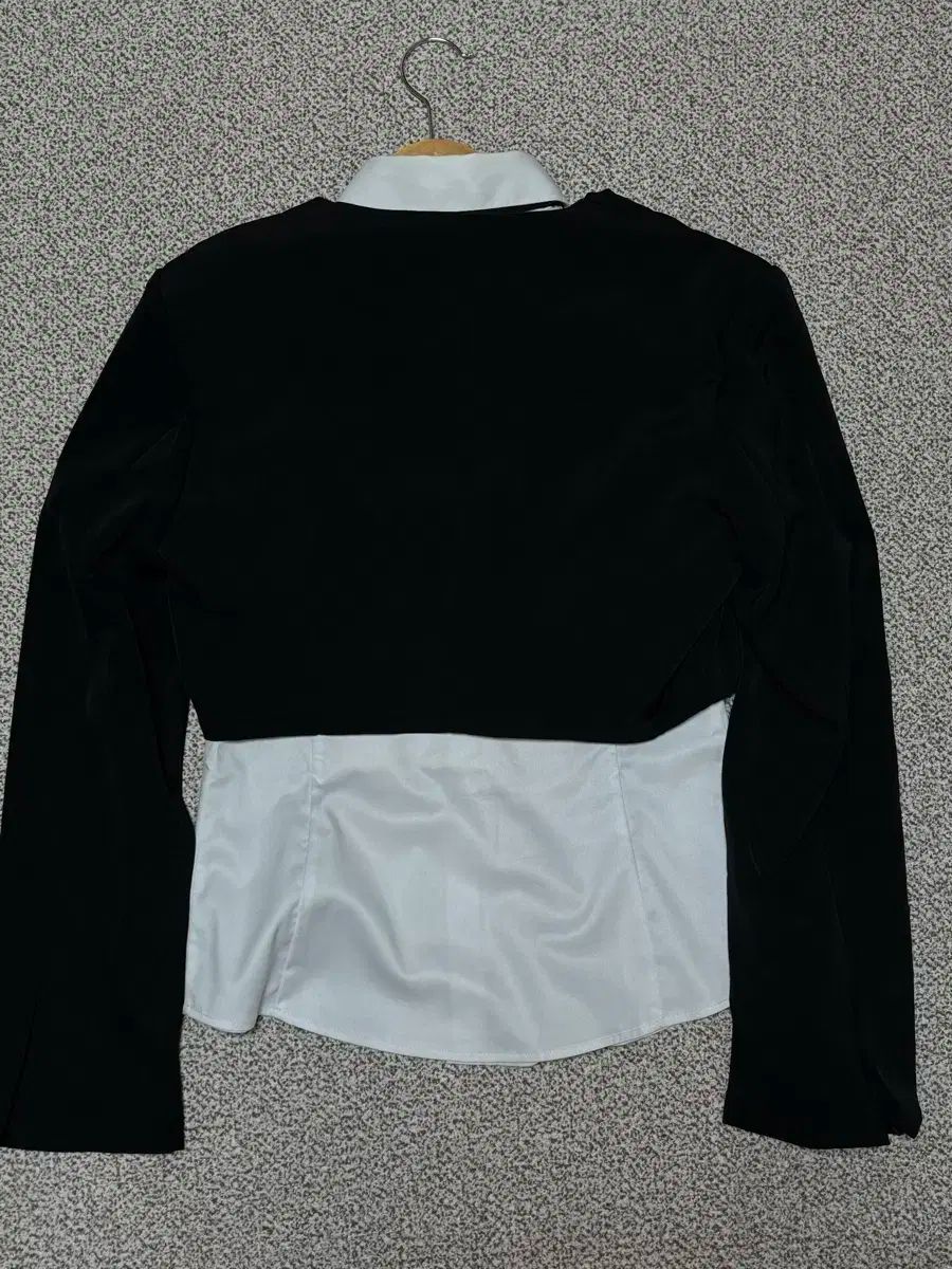 クロップド ジャケット シャツ ベスト ビスチェ_ベベ姉妹