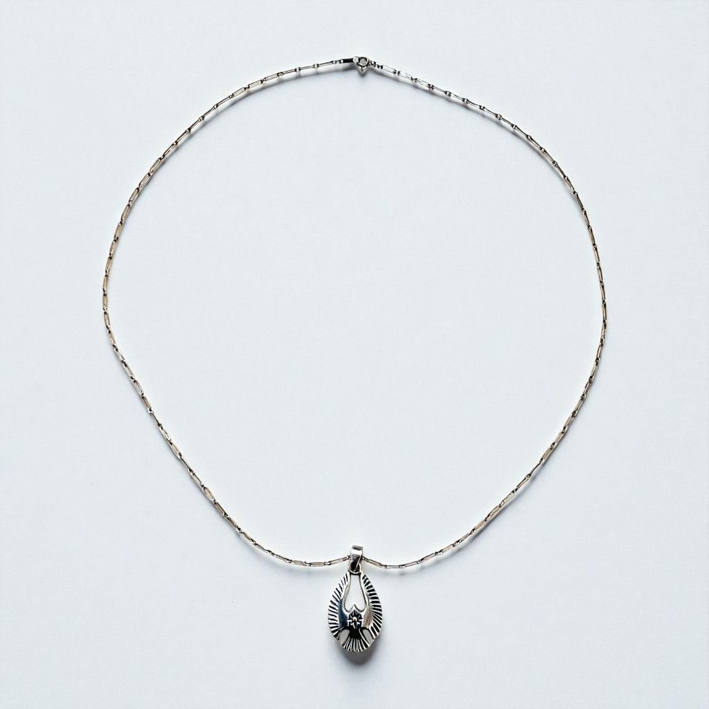 Vintage Silver Thunderbird Necklace インディアンジュエリー