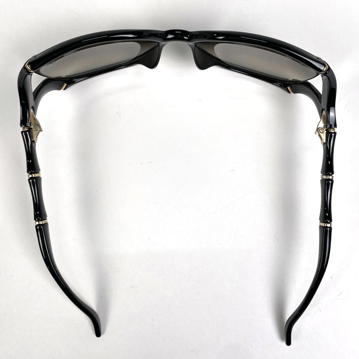 プラスチック ブラック