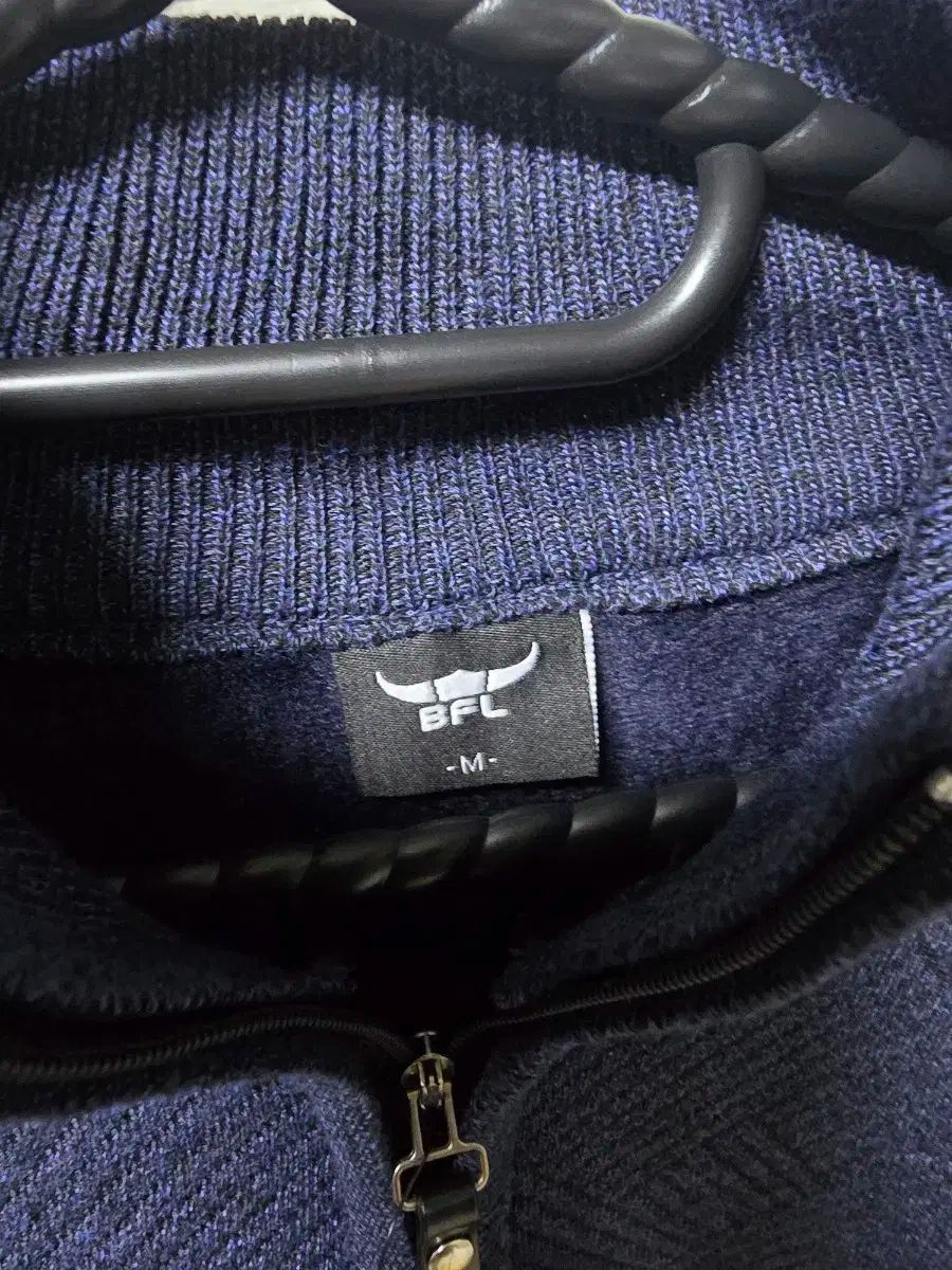 ✨ダンスウィズドラゴン✨メンズ ゴルフウェア白×黒 フーデッドベスト