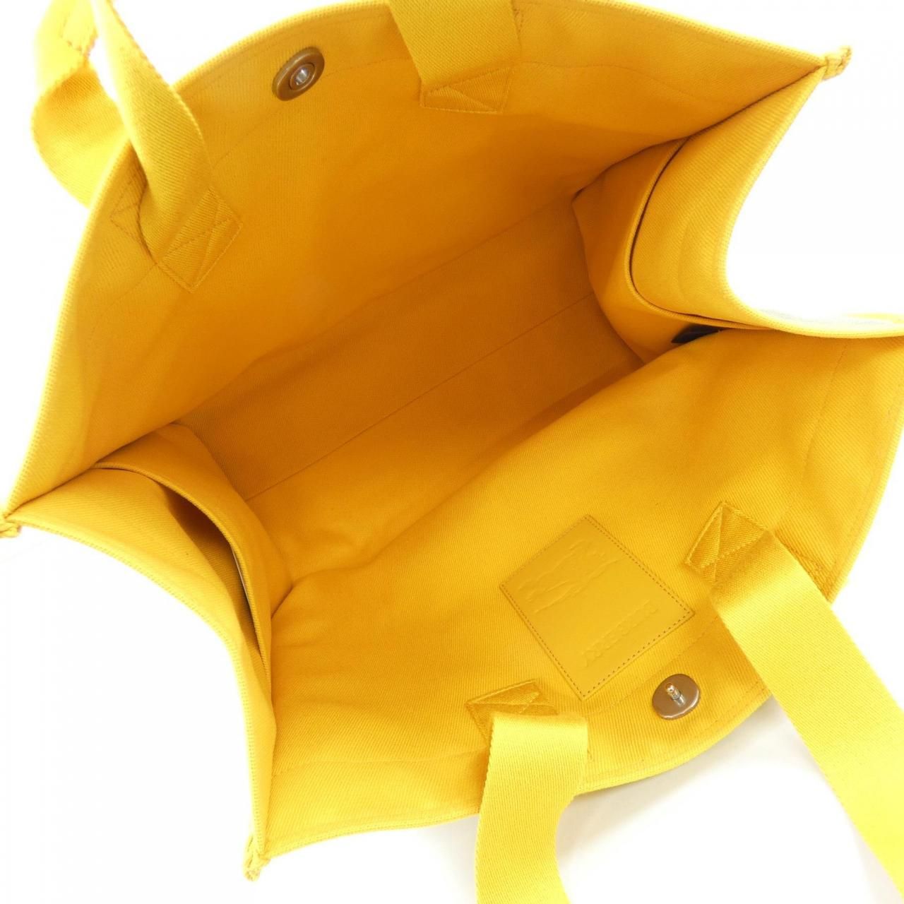 バーバリー BURBERRY