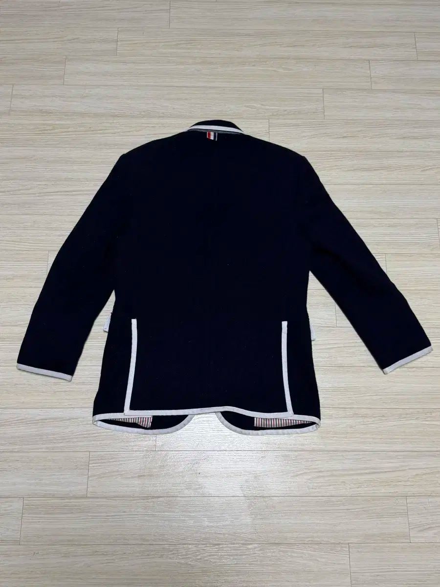トムブラウン×ニーマンマーカスコラボパイピングジャケット トム・ブラウン ニーマン・マーカス パイピング ジャケット S - メルカリ