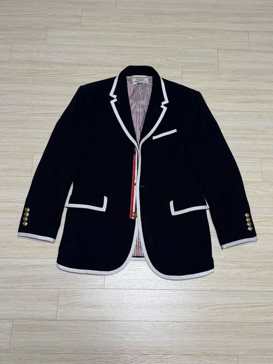 トムブラウン×ニーマンマーカスコラボパイピングジャケット トム・ブラウン ニーマン・マーカス パイピング ジャケット S - メルカリ