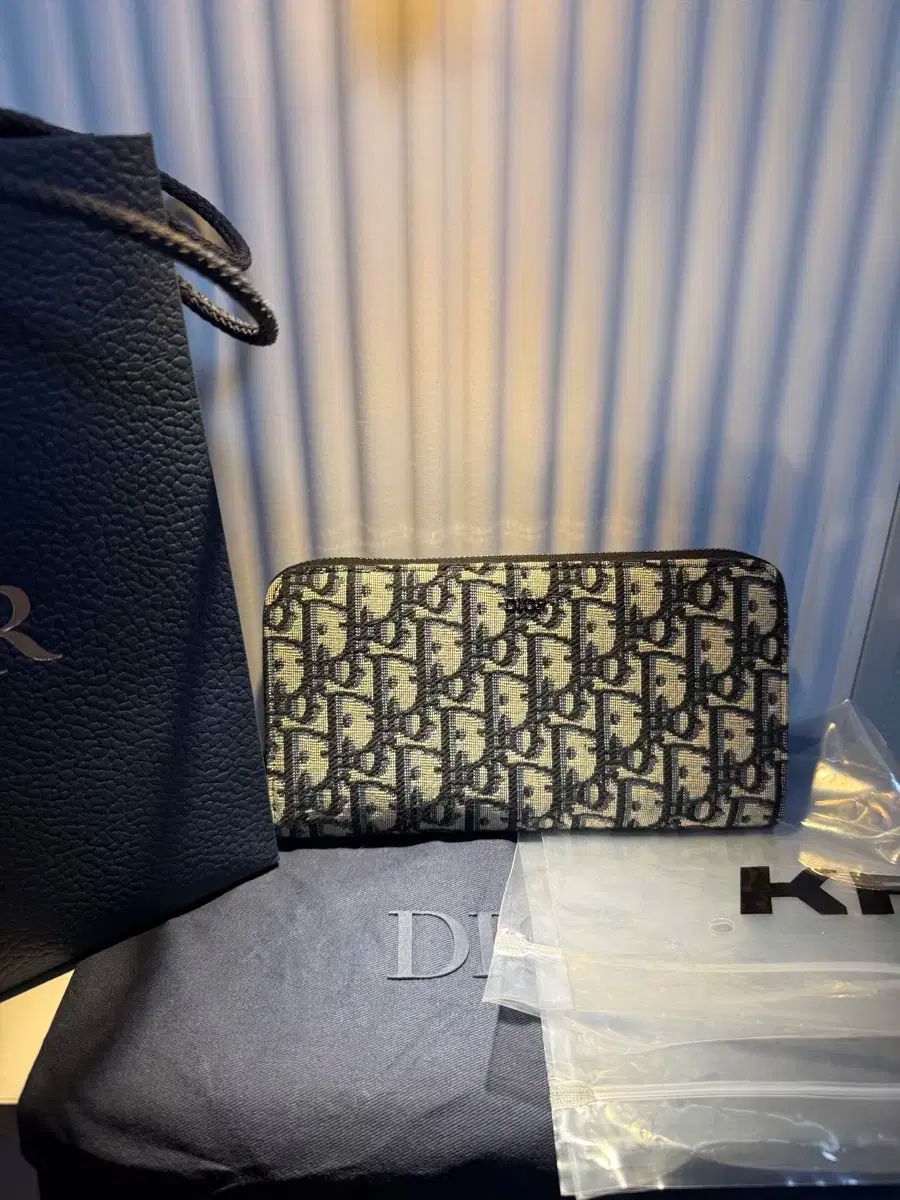 ディオール オブリーク ジッパー 長財布