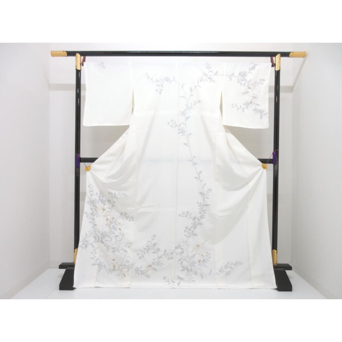 訪問着 銀彩加工刺繍入り