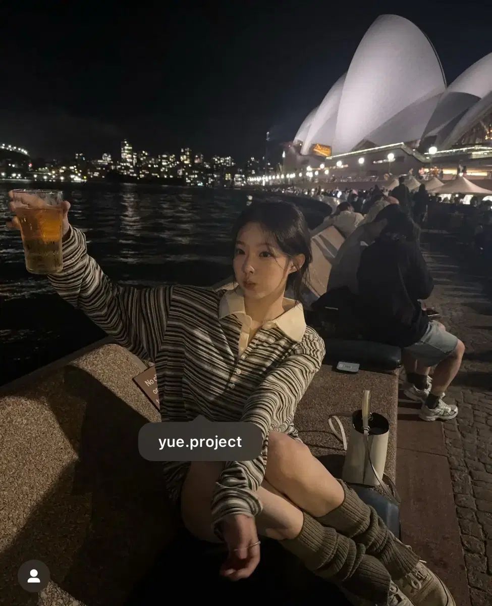 YUE PROJECT イ ソヨン LEE SEOYEON 着用 ストライプ ネック スリーブ