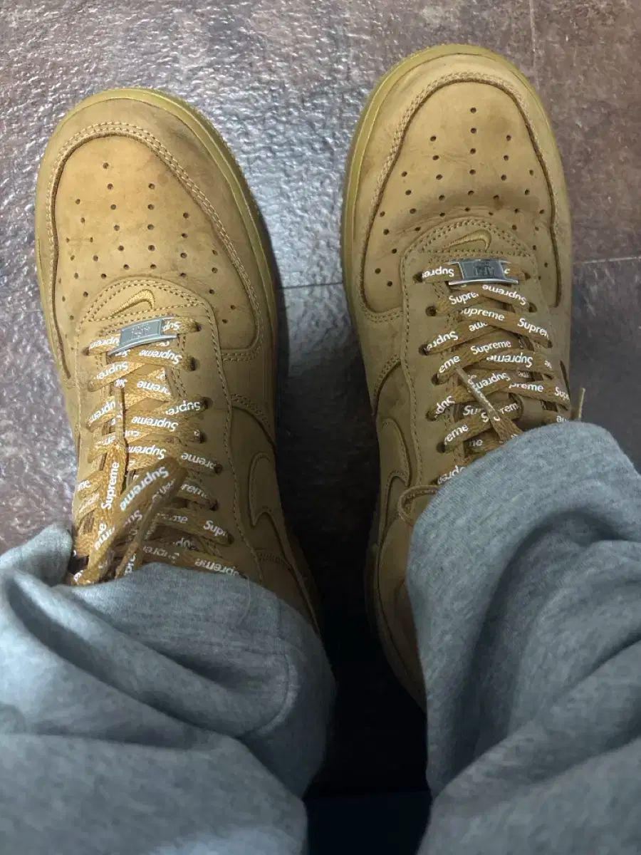 ナイキ エアフォース1 シュプリーム Wheat 茶色 275