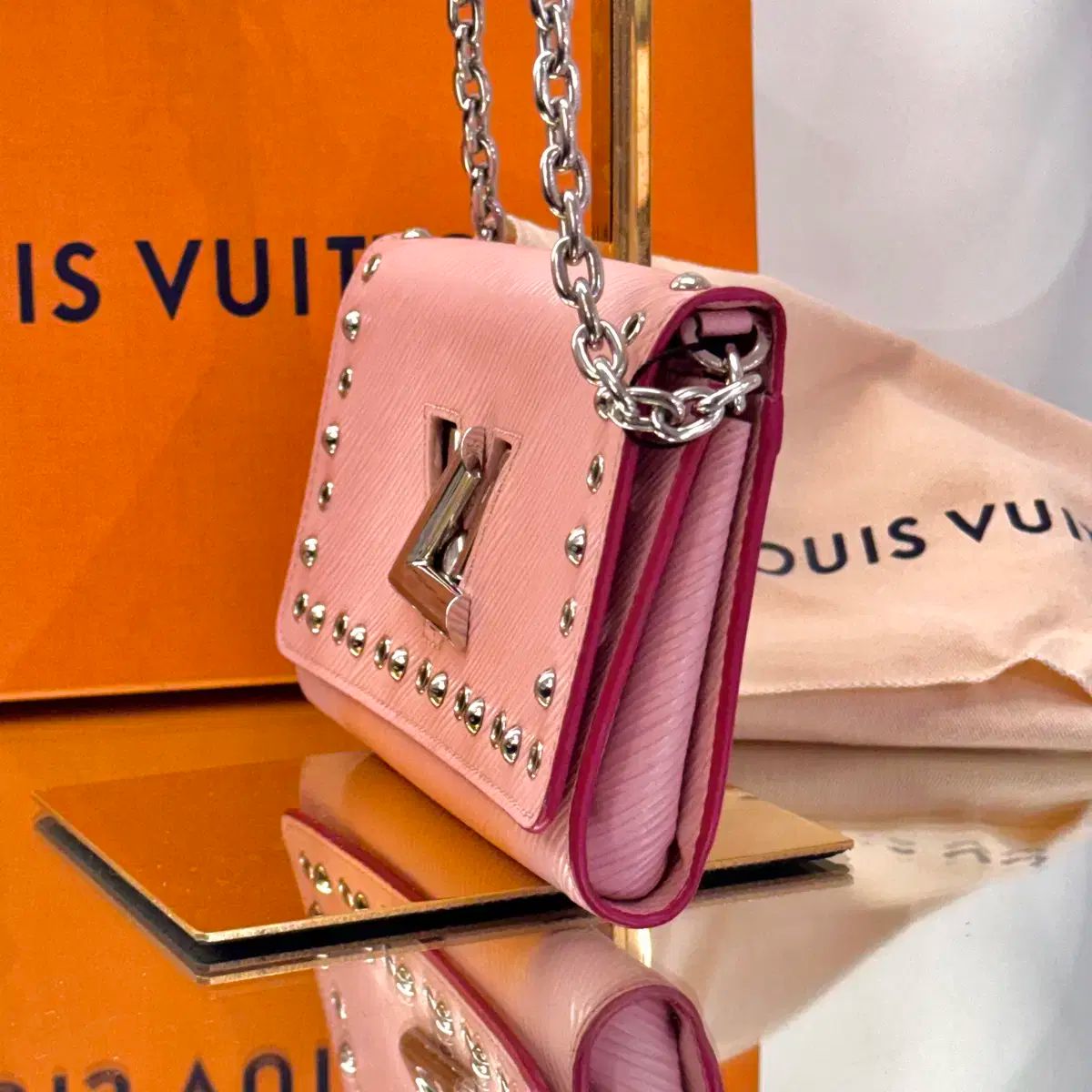 Louis Vuitton ツイスト チェーンバッグ woc