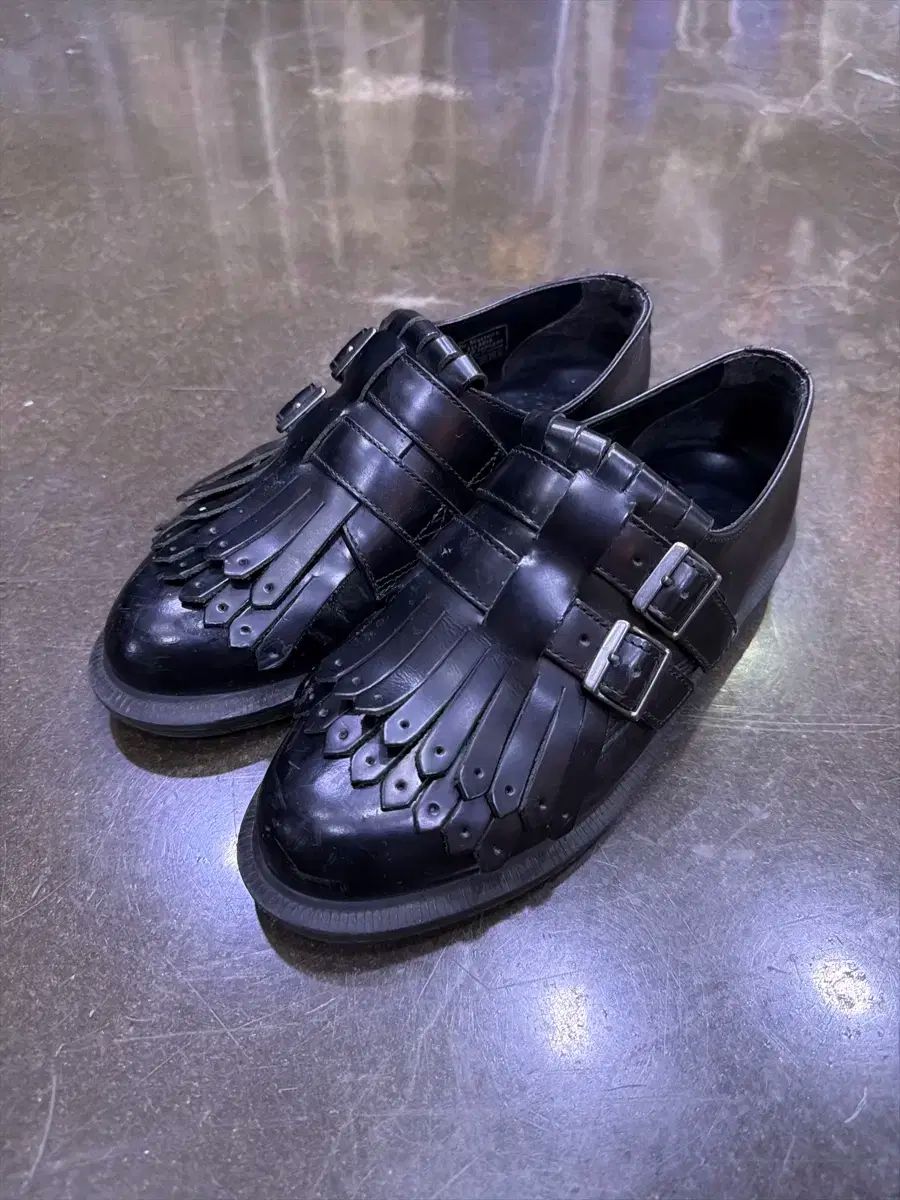 DR. MARTENS ドクターマーチン エラリア ベルト タッセルローファー ブラック 230