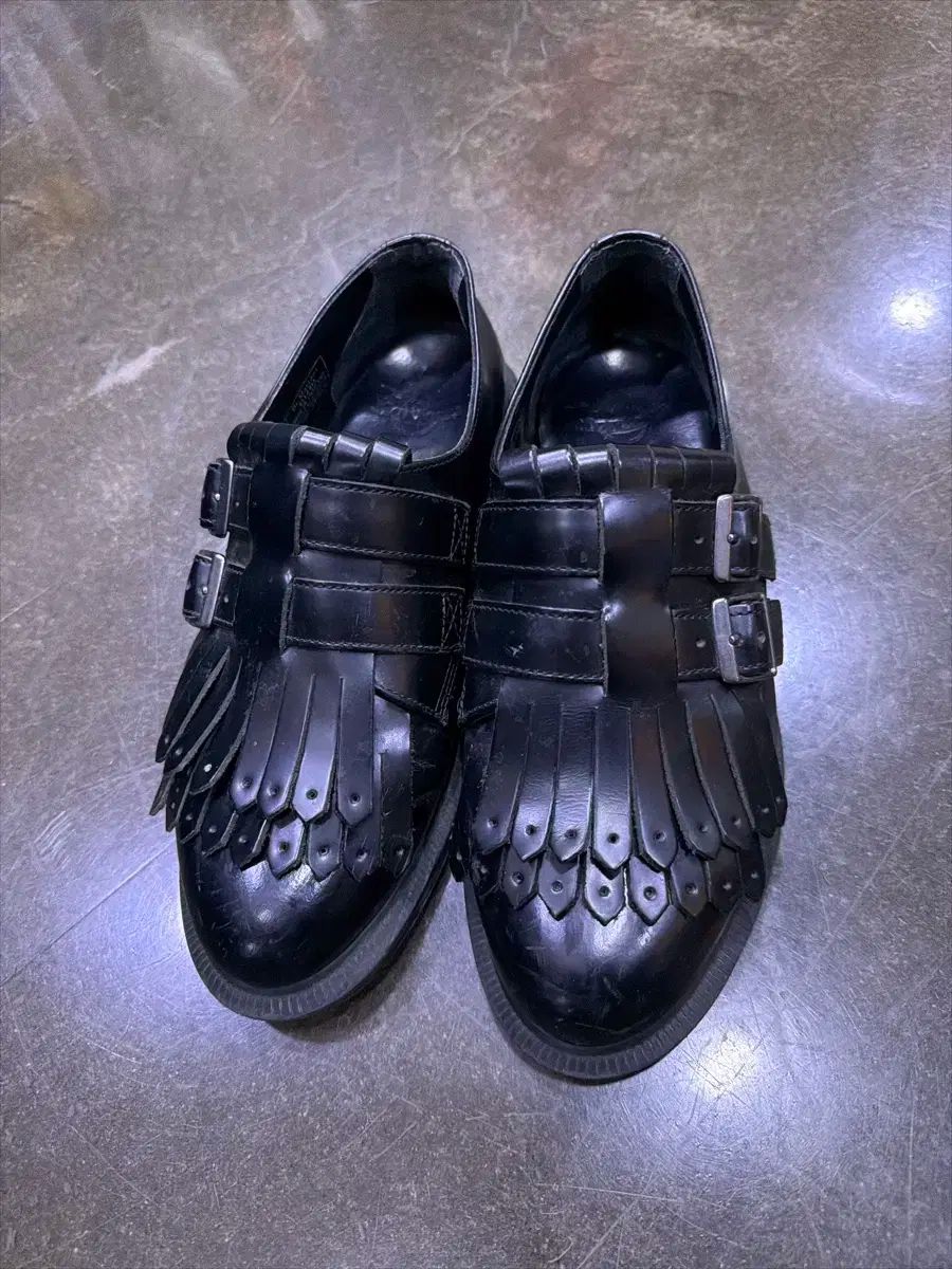 DR. MARTENS ドクターマーチン エラリア ベルト タッセルローファー ブラック 230