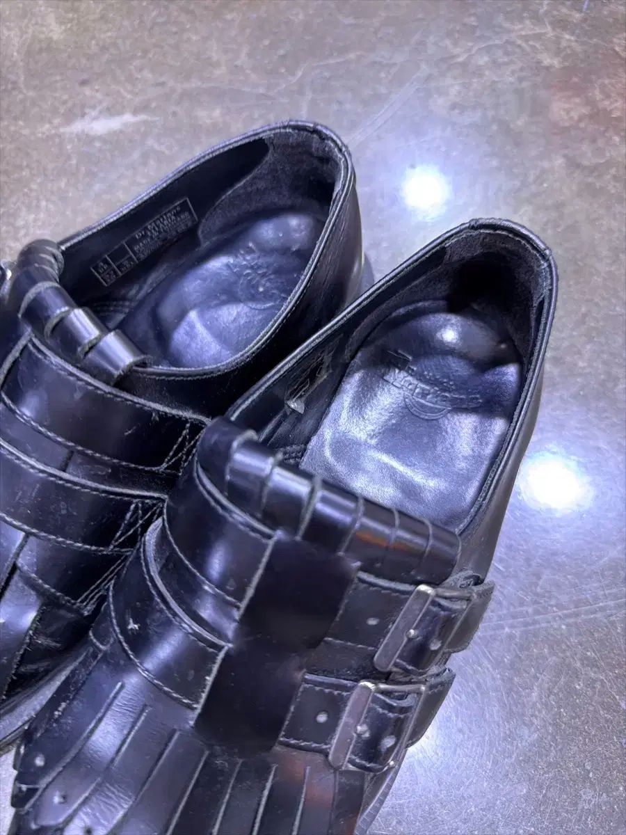 ドクターマーチン エラリア