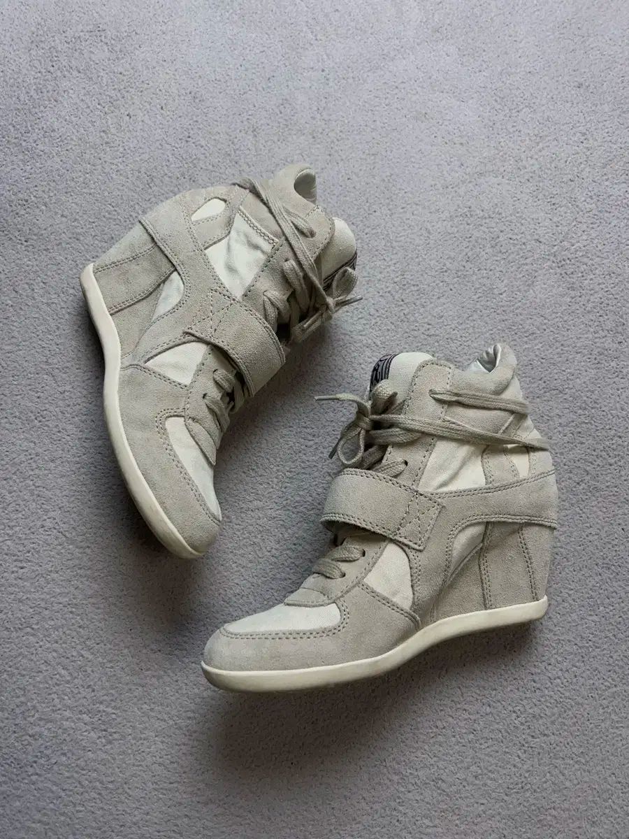 ウェッジ スニーカー