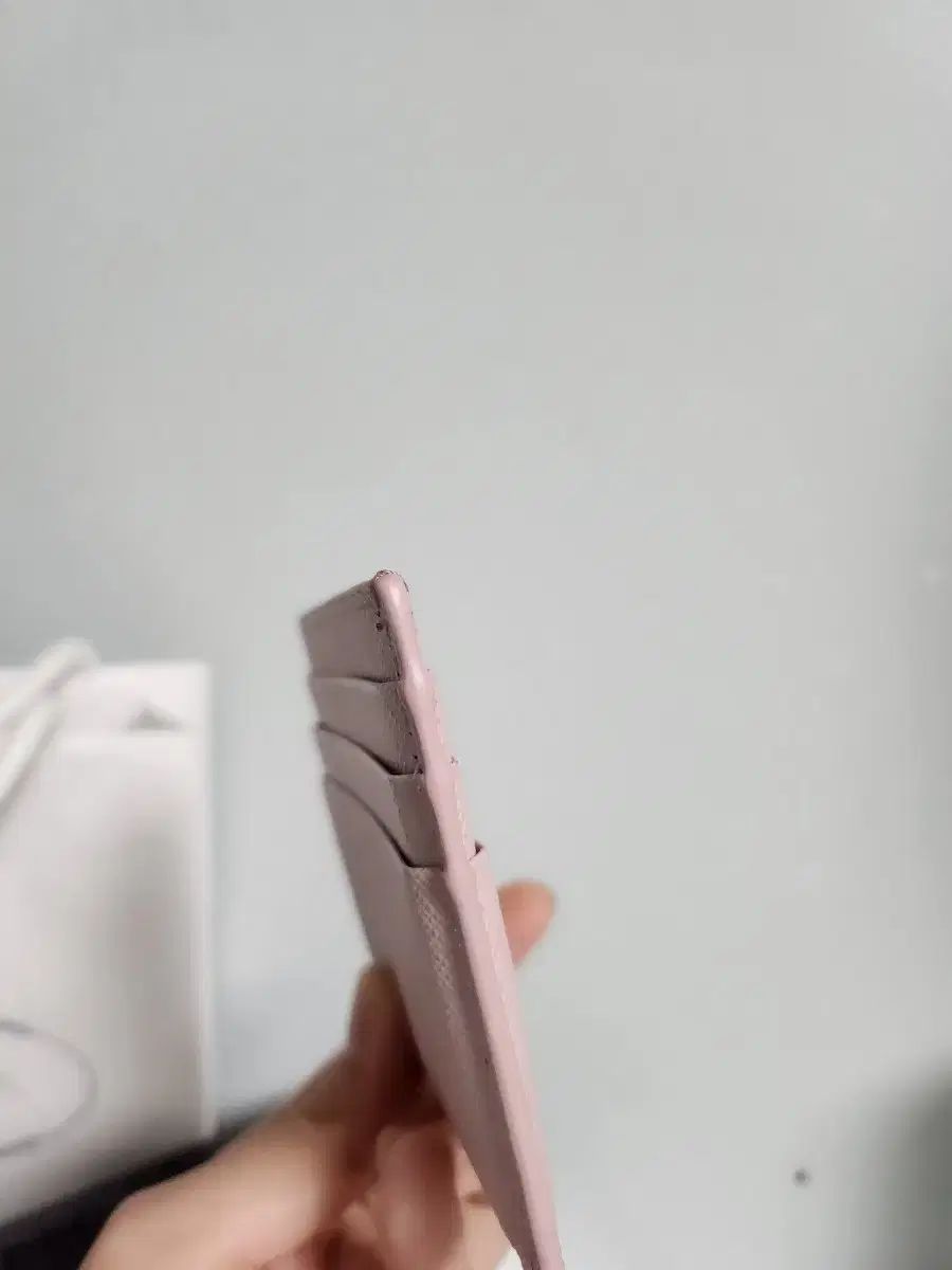 サフィアーノ メタルロゴ