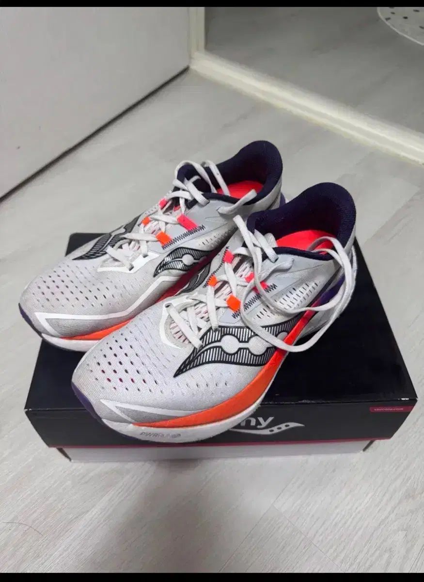 Sauconyサッカニー エンドルフィン スピード4 26 5 cm