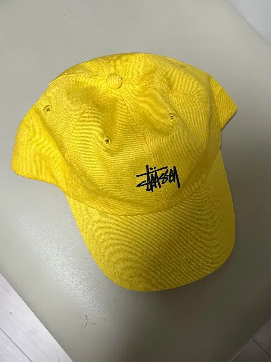 STUSSY ステューシー ベースボールキャップ イェロー STUSSY
