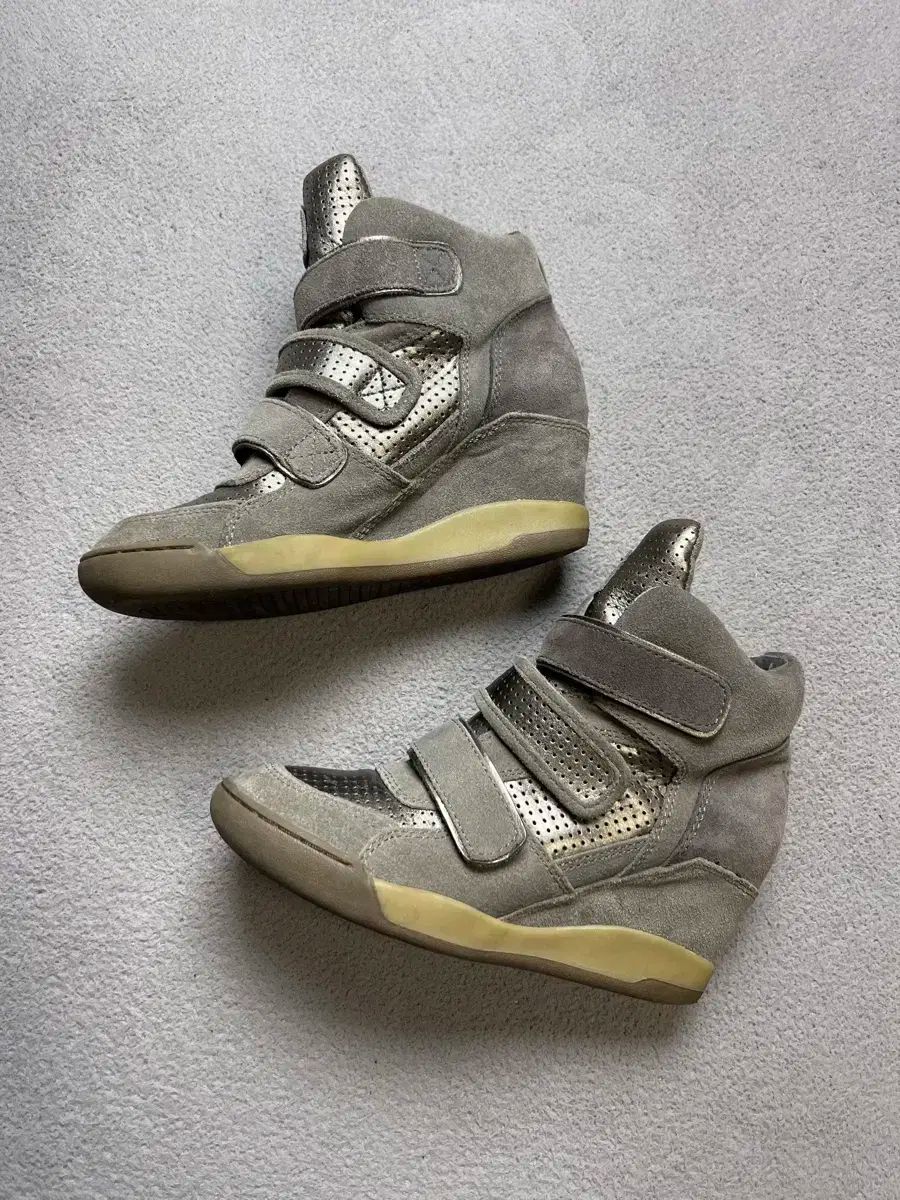 ウェッジ スニーカー