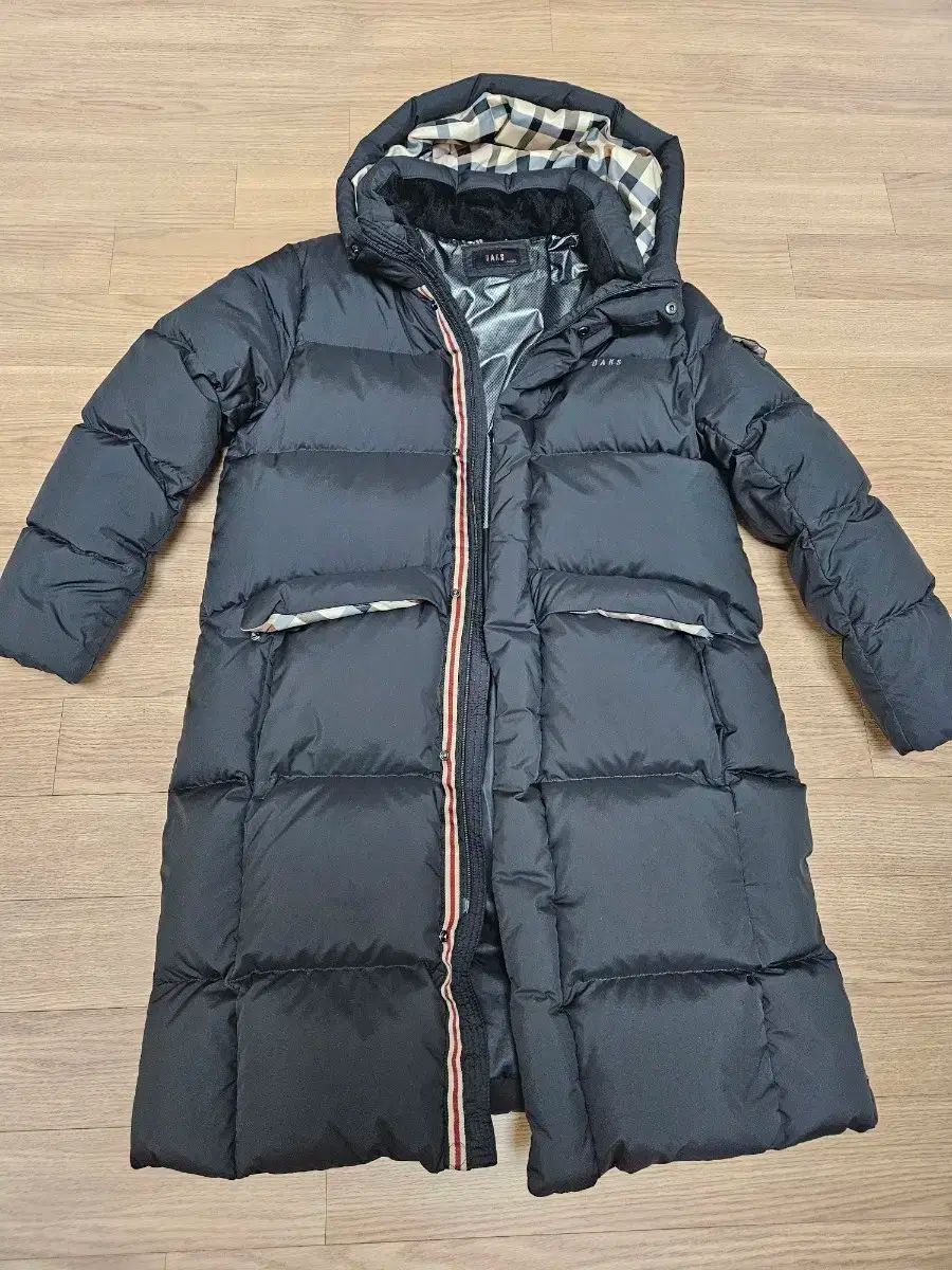 ダックス DAKS アヒルダウン ロング丈ダウンジャケット です