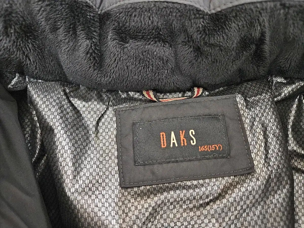 ダックス DAKS アヒルダウン ロング丈ダウンジャケット です