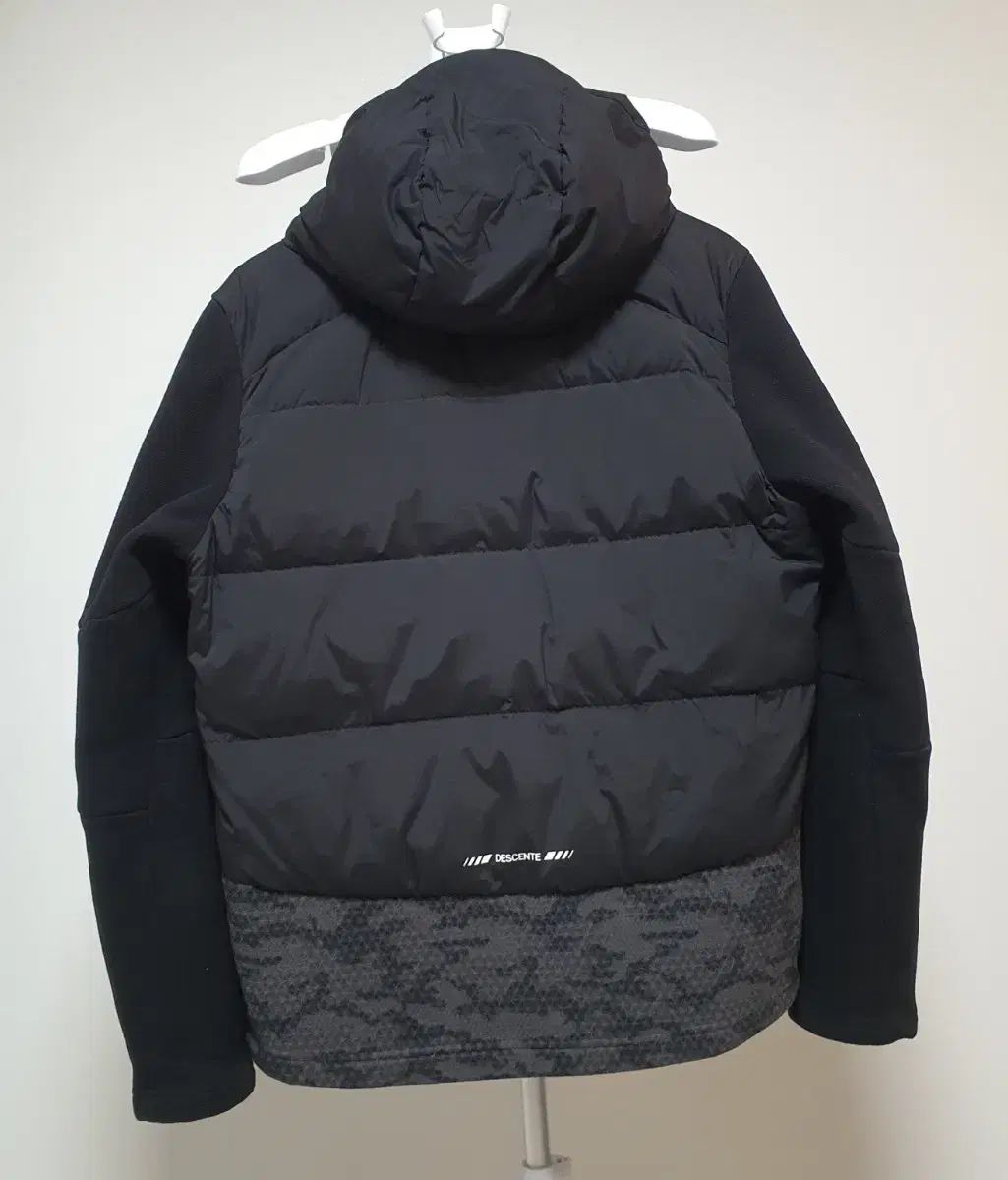 デサント ヒートナビ 機能性 ダウン 100 サイズ カモフラ ブラック