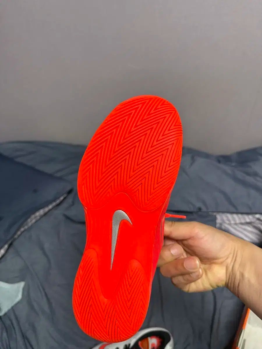 テニスシューズ