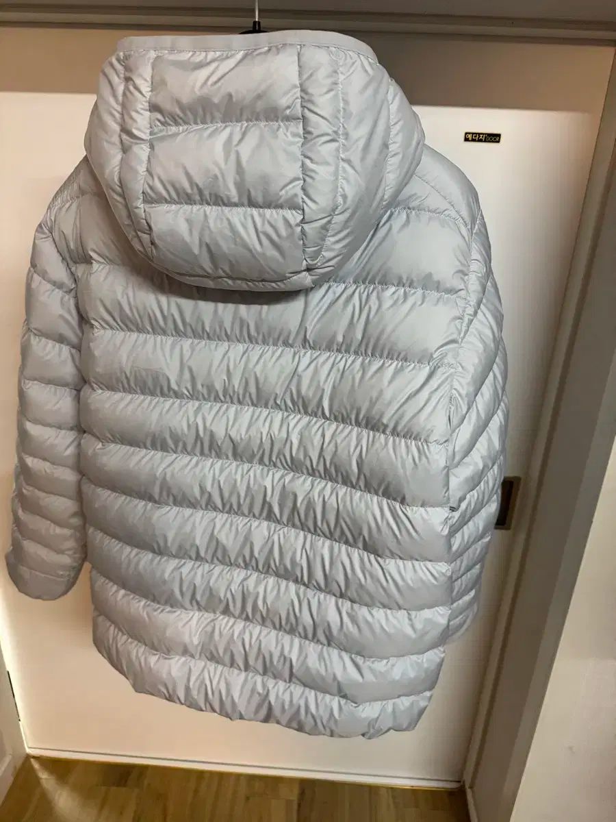 フーディー ライトダウン