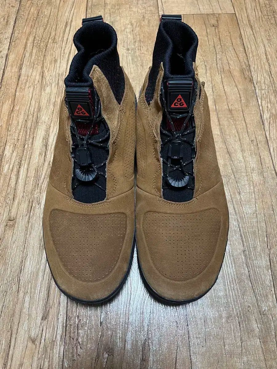 ナイキ ACG ラケル リッジ ライト ブリティッシュ タン 265