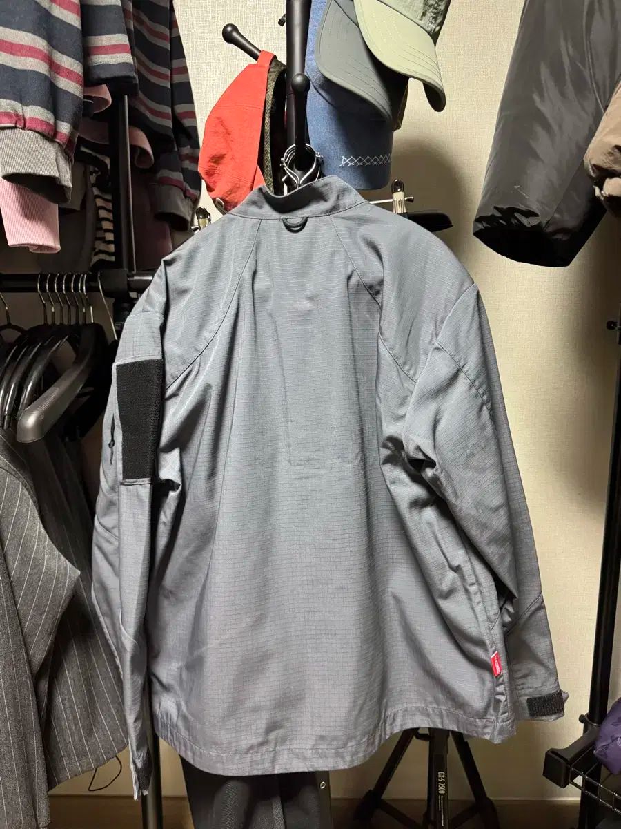 M FREKER ウィンドブレーカー ジャケット FK-SAS24-311 GYD WWW_SMP1DAWEKUDUS_SCH_ID