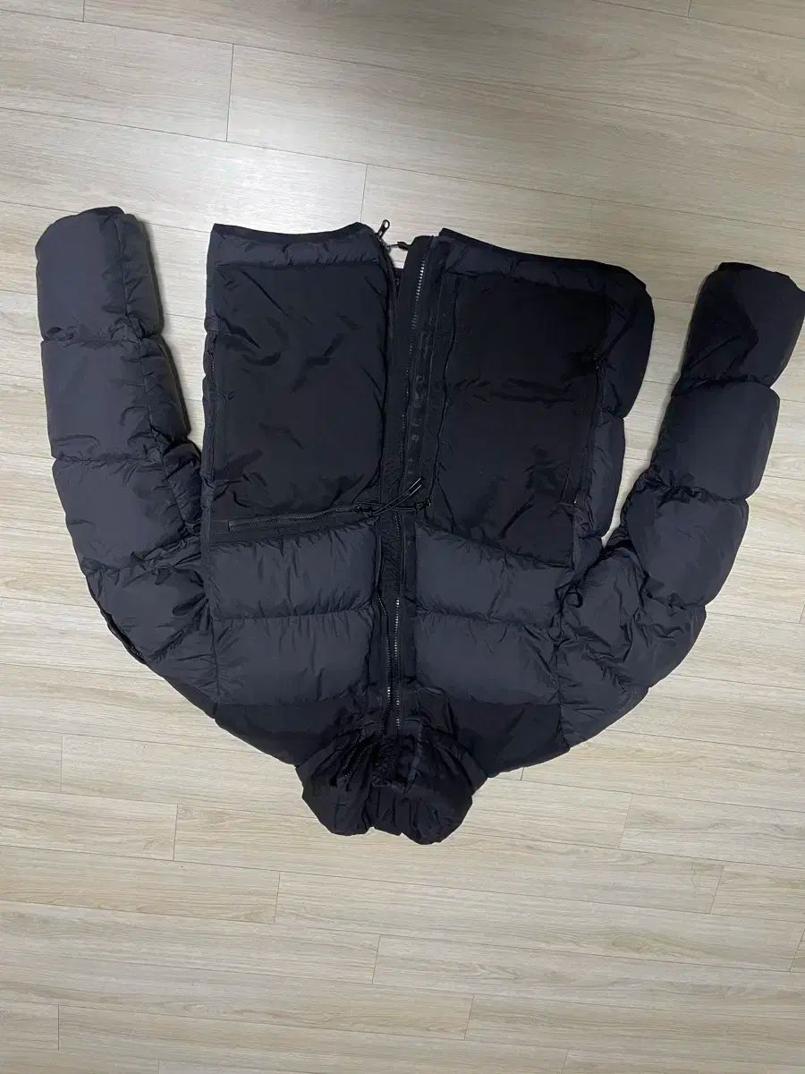 C.P. COMPANY シーピーカンパニー ダウン