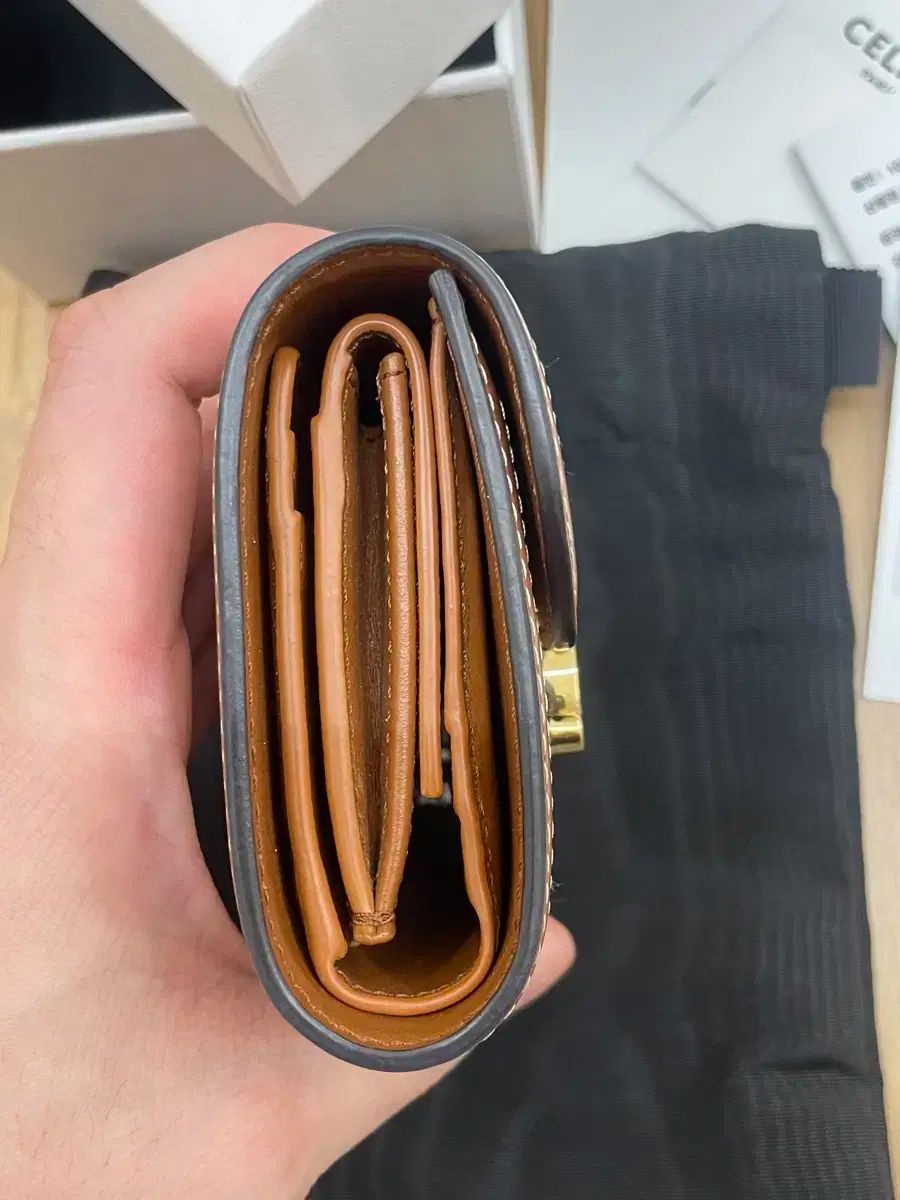 3段 二つ折り財布