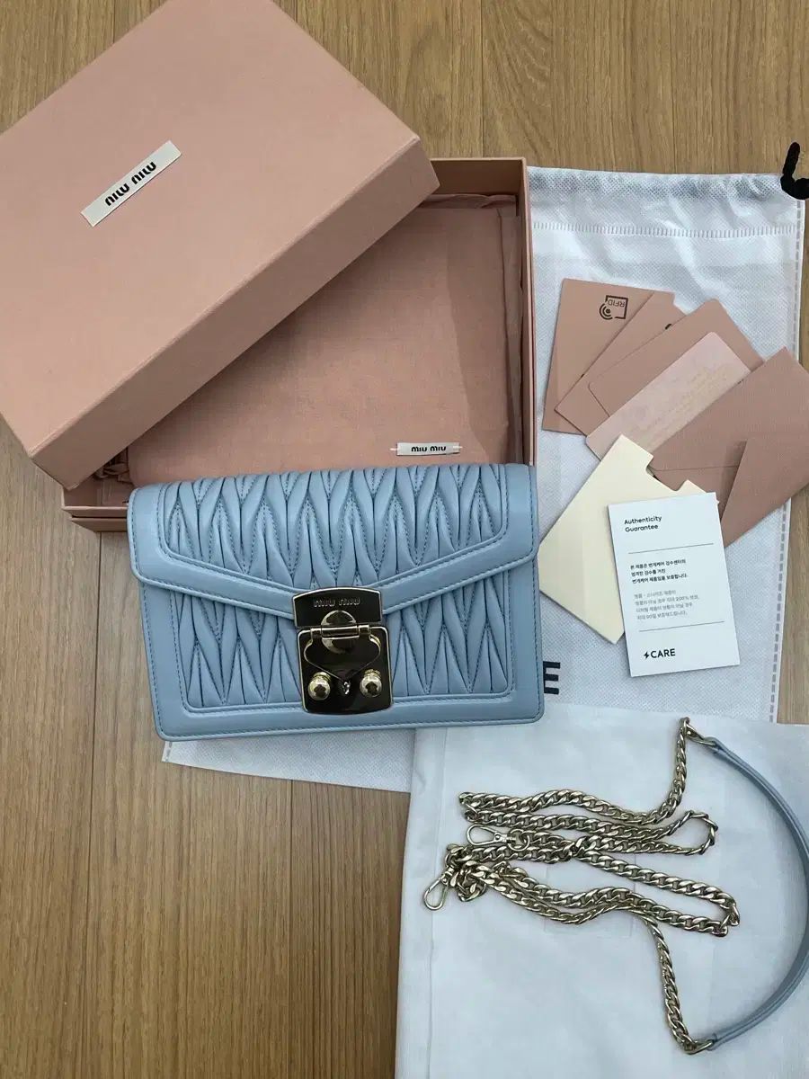 ミュウミュウ マテラッセ チェーン クロスバック