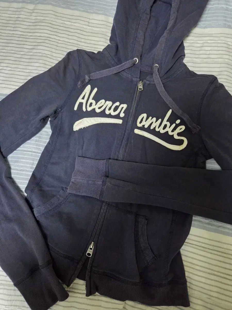 アバクロンビー 必須アイテム タイトフィット ネイビー ツーウェイ フードジップアップ S