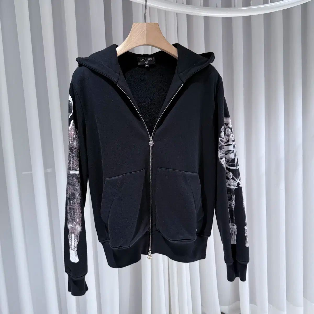 40 シャネル ブラック The Astronaut ジップアップ WHO フード ジャケット