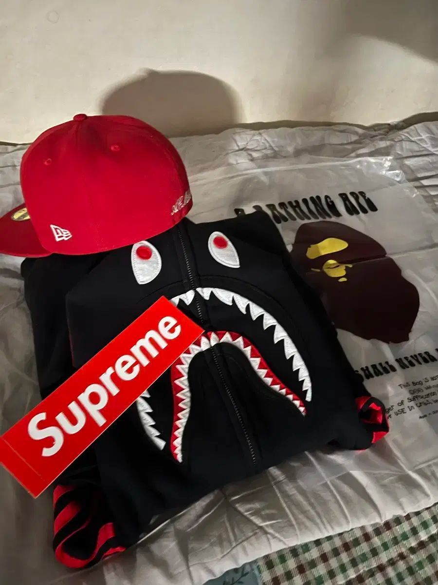 アディダスXアベイシングエイプ シャークフーデッド S