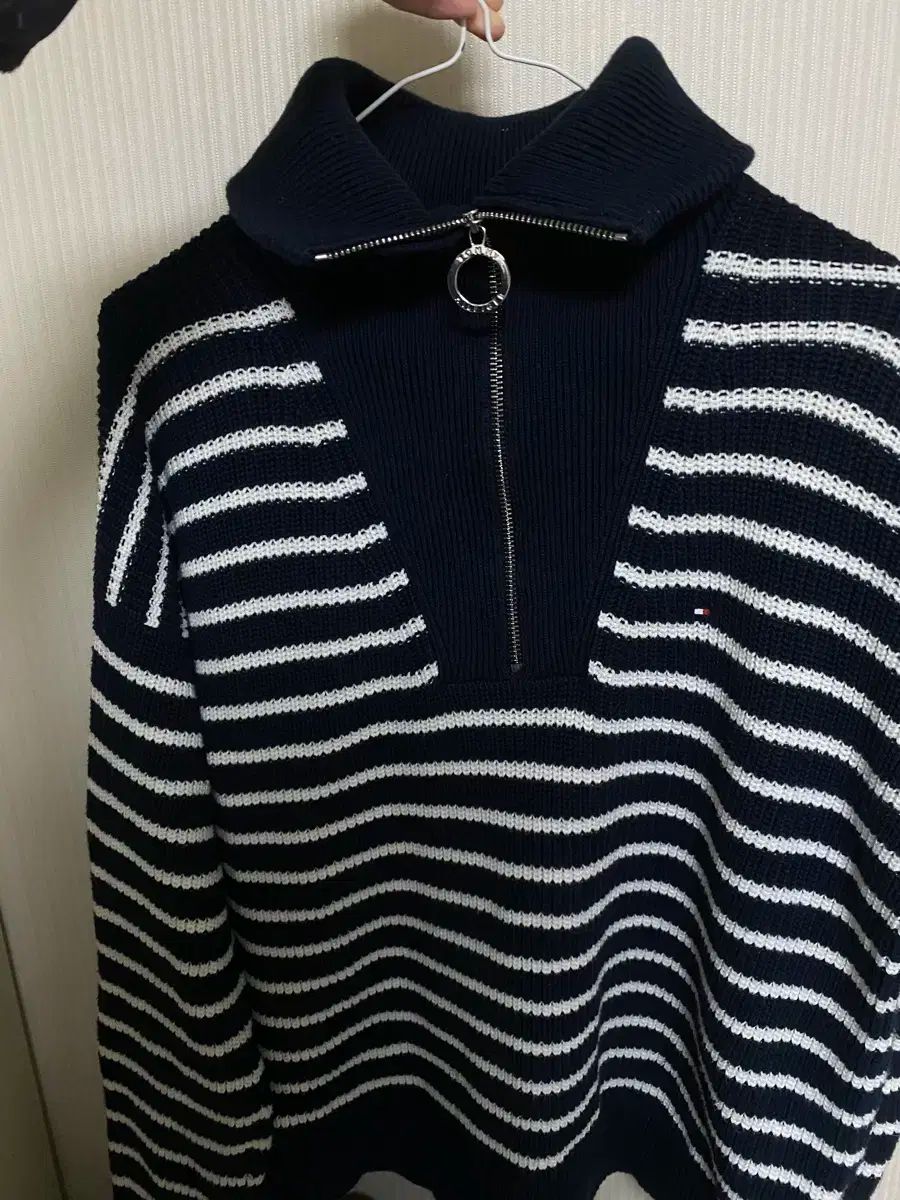 トミーヒルフィガー ストライプ ジップアップニット