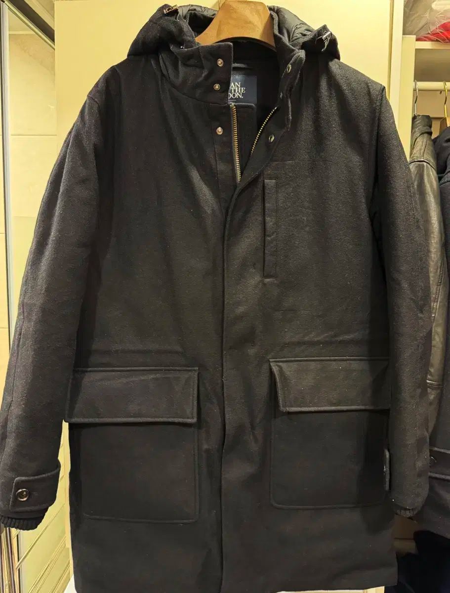 マンオンザブーン グースダウン コート 52サイズ