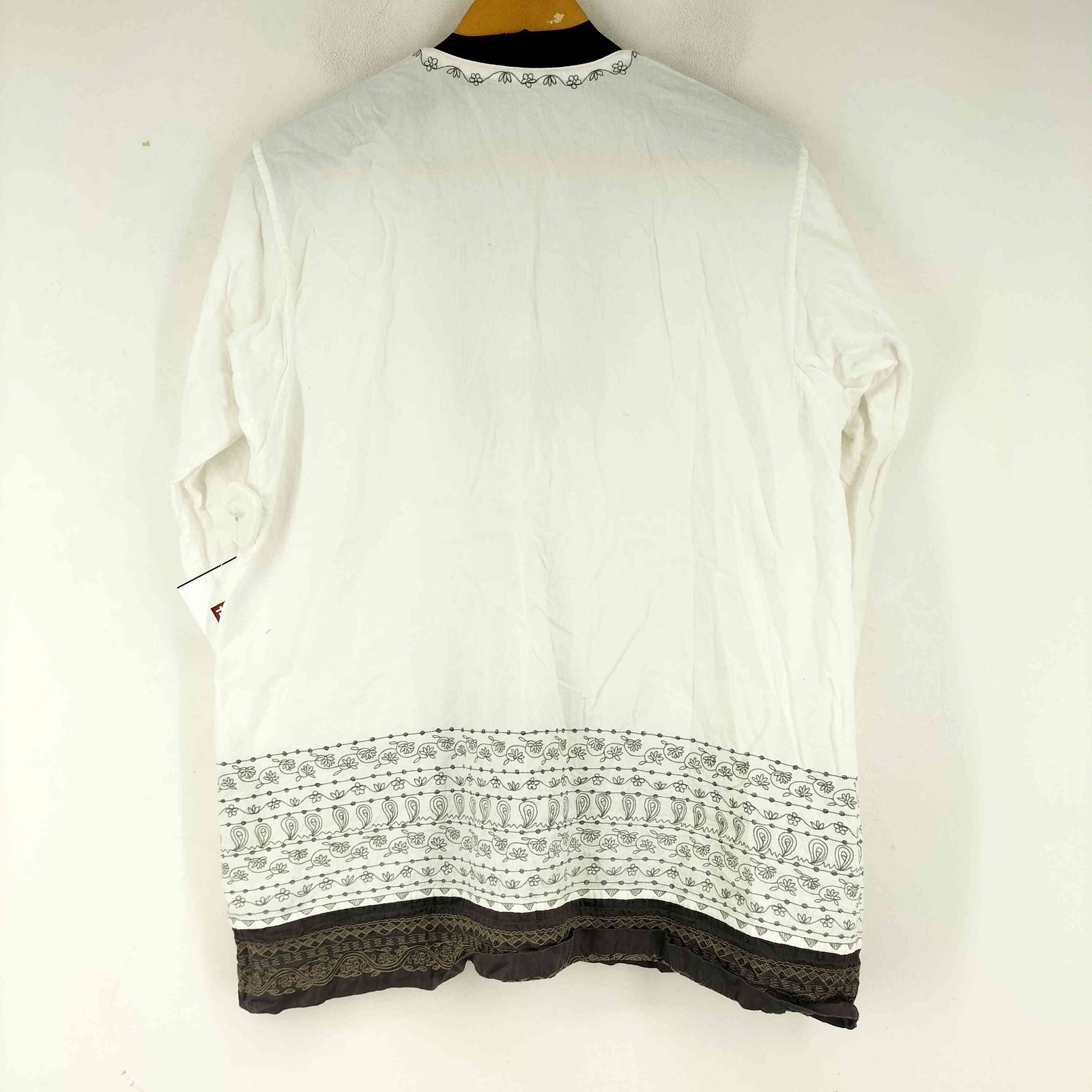 ハートイッセイミヤケ Haat ISSEY MIYAKE 刺繍デザイン L/S プル 