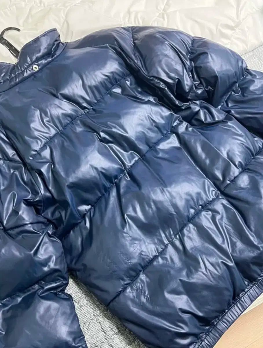 ヴィンテージ adidas ダウン Tシャツ