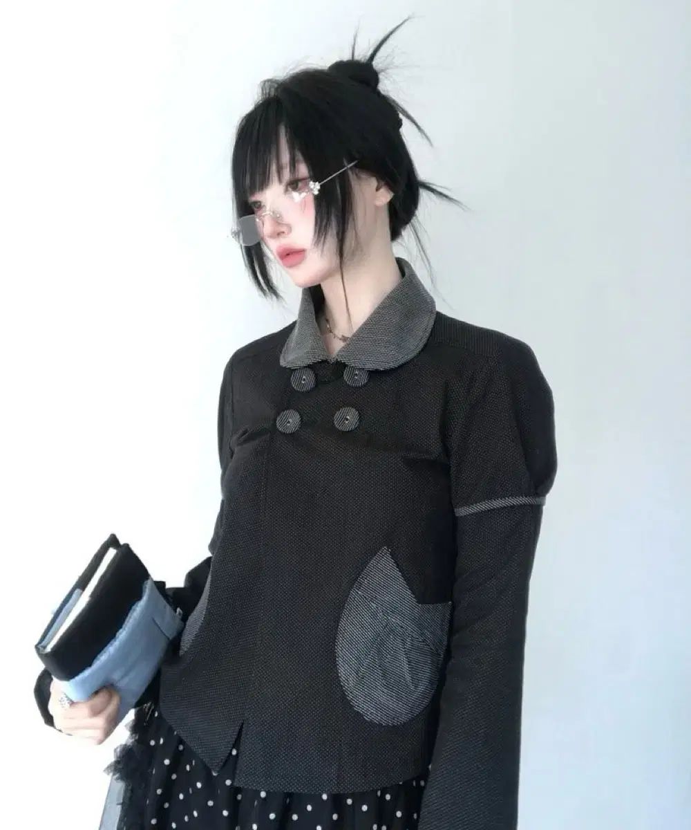 ハグユアースキン ディテッチャブル ラウンド ジャケット ブラック