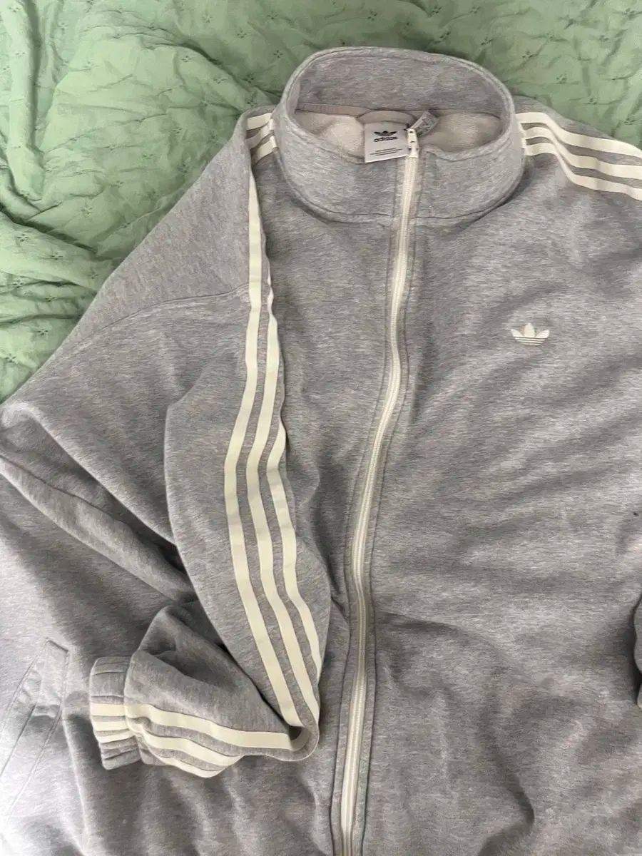 アディダス スケート ボード ジャケット