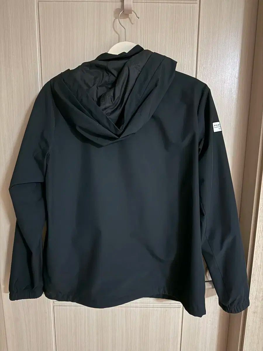 ディナフィット レディース ウィンドブレーカー ジャケット ポケット ジッパー ゾーン 存在