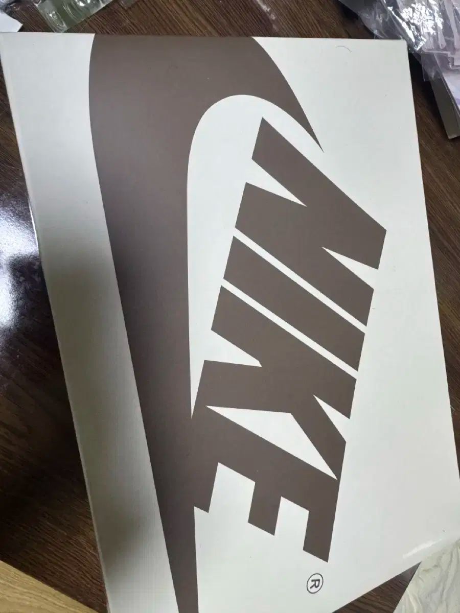 ジョーダン 1 レトロ ロー OG SP トラヴィス スコット ツアーベルベット ブラウン