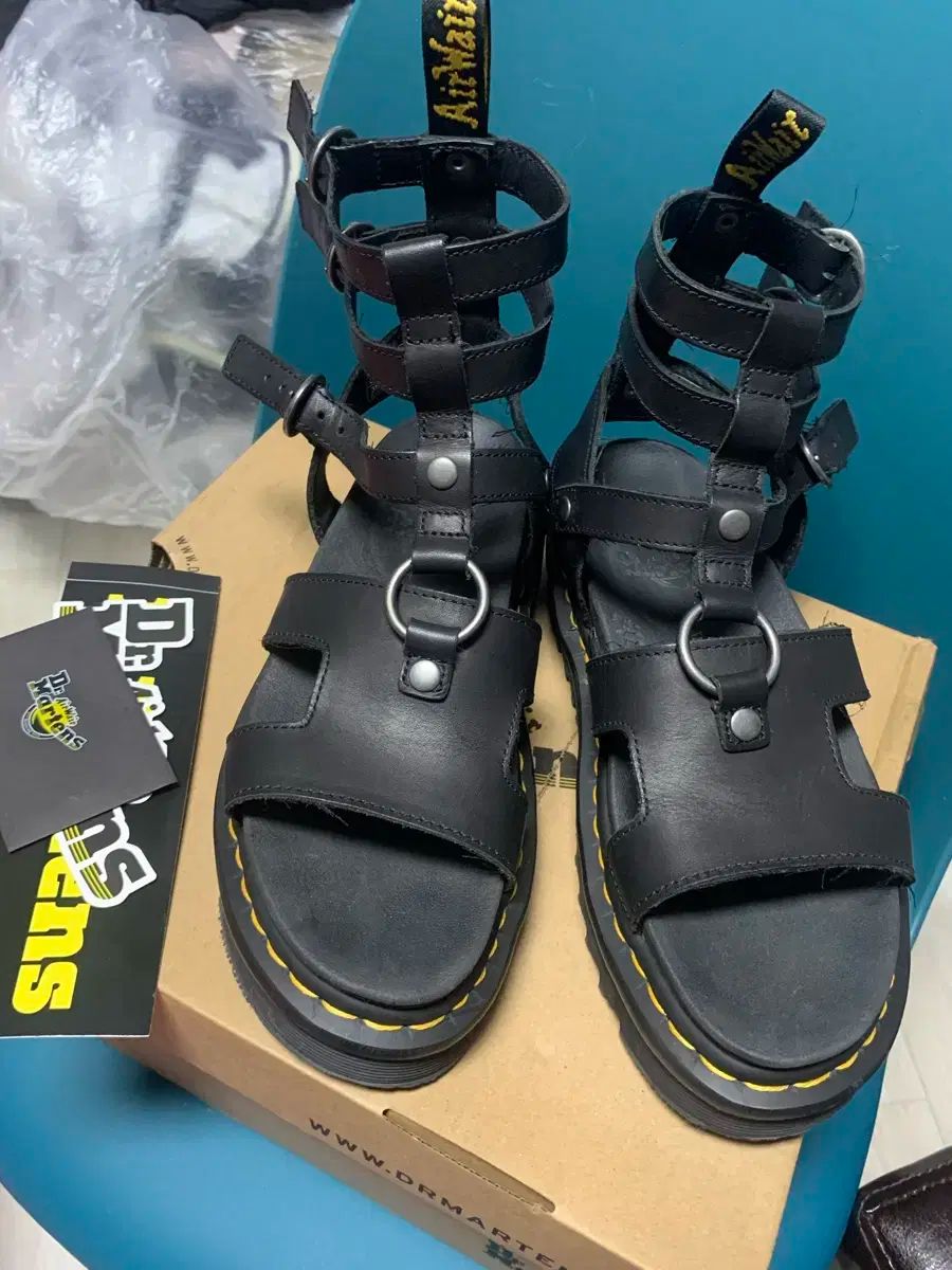 DR. MARTENS ドクターマーチン アダイラ ブラック 240