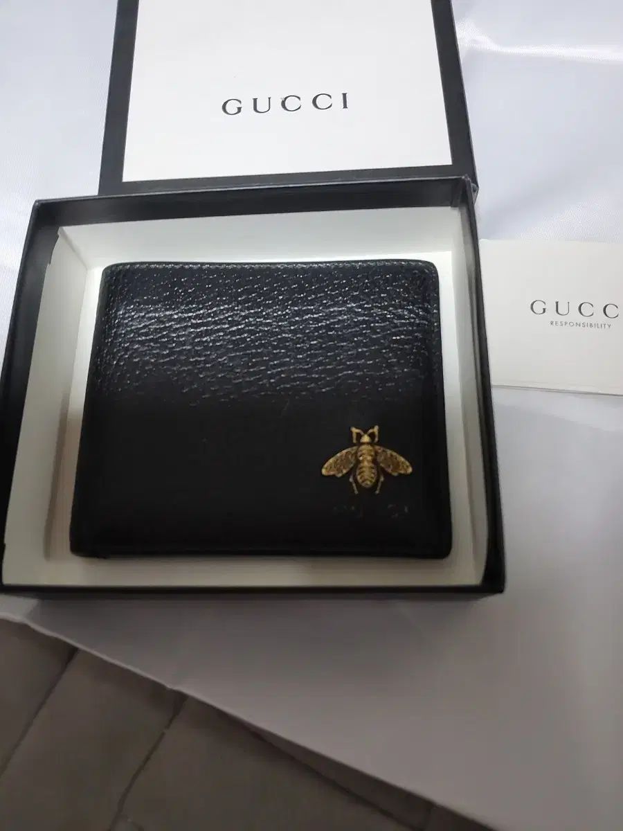 グッチ ブラック みつばち 二つ折り財布