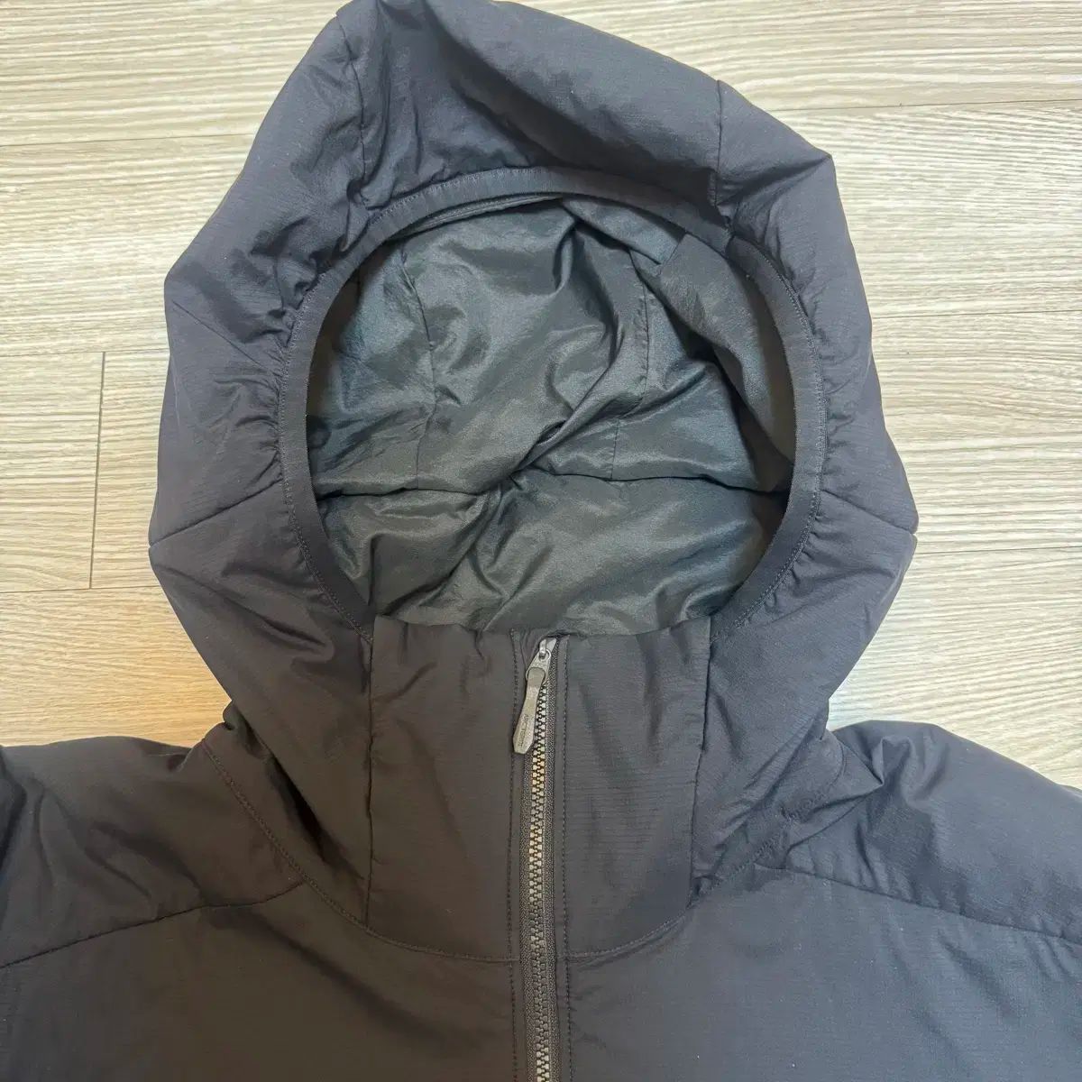 フーディー ブラック