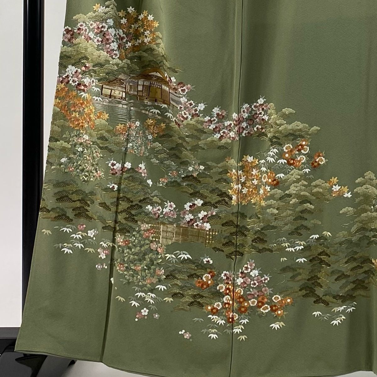 訪問着 身丈161 cm 裄丈65 M 袷 松竹梅 建物 刺繍 金糸 よもぎ色 正絹