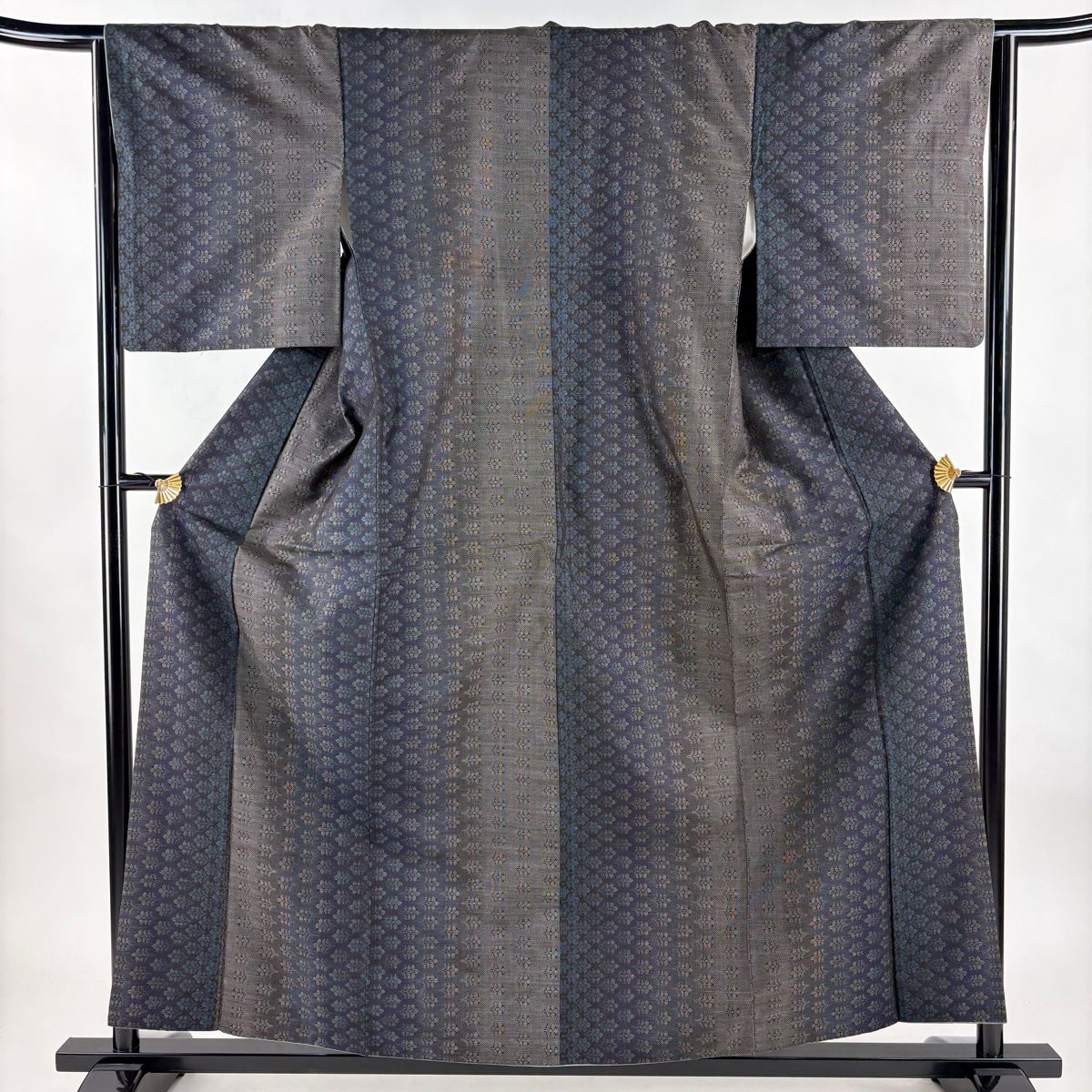 紬 身丈167.5 cm 裄丈64.5 M 袷 花 焦茶色 正絹 秀品