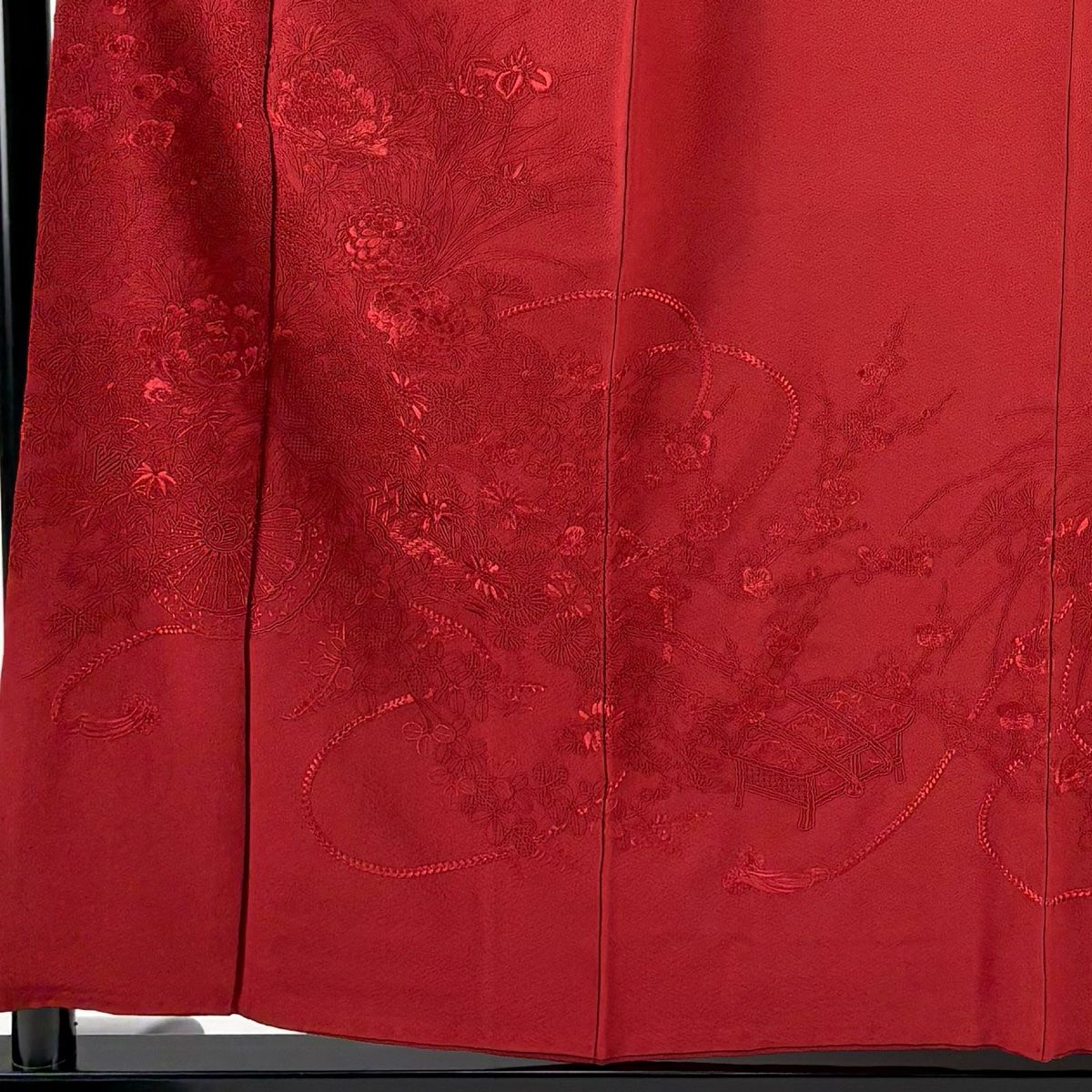 振袖 身丈155 cm 裄丈65 M 袷 花車 花籠 刺繍 赤 正絹 秀品