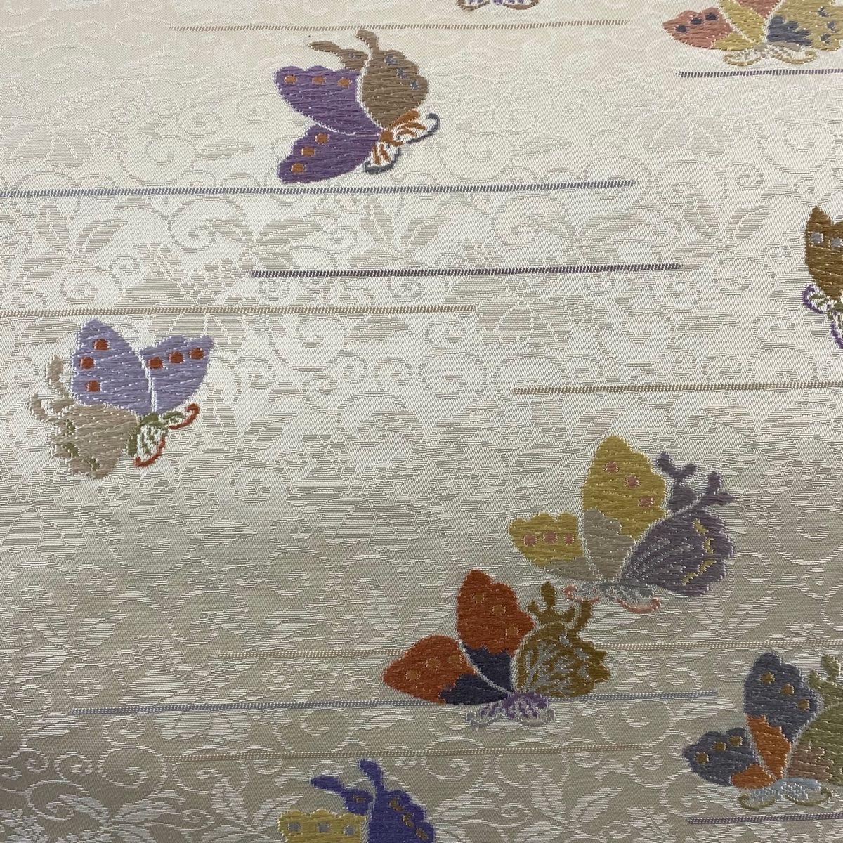 名古屋帯 秀品 蝶 霞 唐織 クリーム 正絹