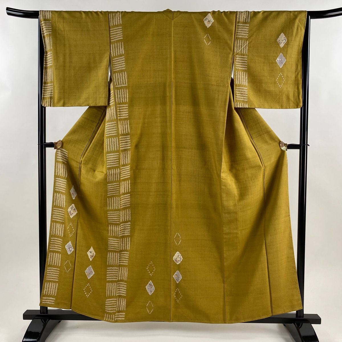 付下げ 身丈159 cm 裄丈66.5 M 袷 紬地 さるかに合戦 菱 絞り からし色 正絹