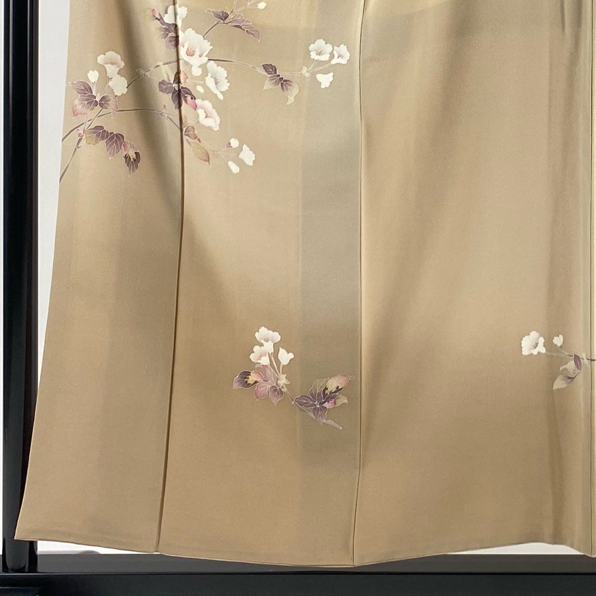 付下げ 身丈156 5 cm 裄丈63 S 袷 百貫達雄 落款 草花 ぼかし ベージュ 正絹 一つ紋